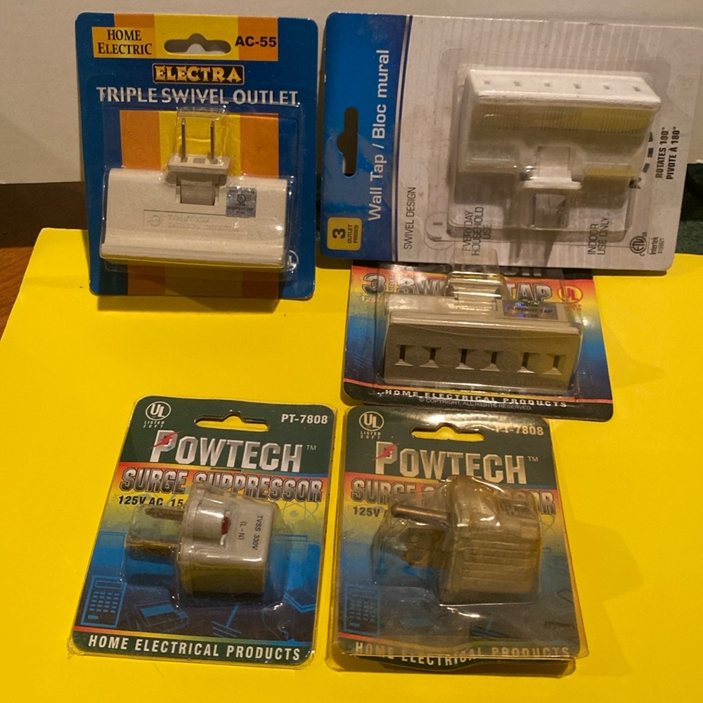 NIP Bundle of 3 Triple Swivel Outlets and 2 Surge Protectors